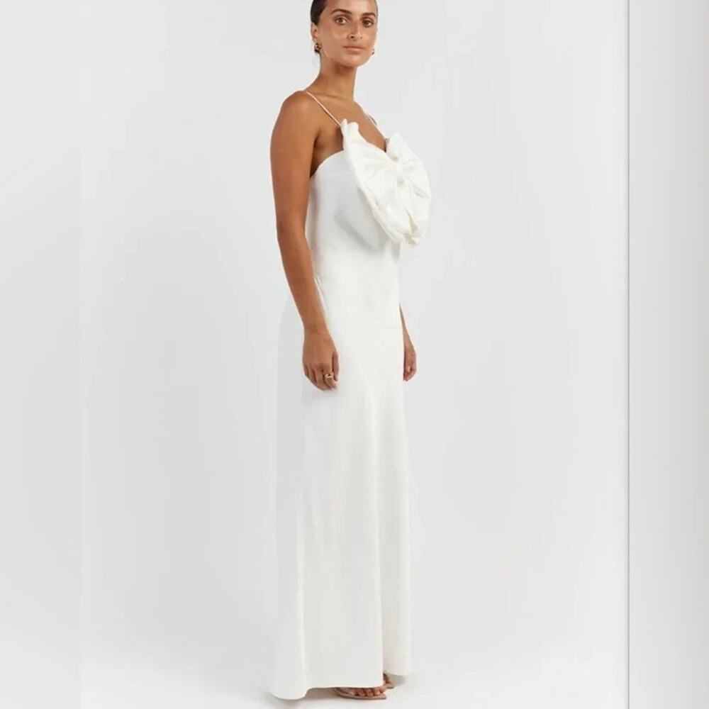 NWT DISSH Aisle White Satin Bow Maxi Dress Formal Bridal Gown Size 6 - Picture 3 of 7